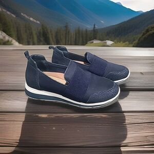 Walking Cradles Dakota Slip-On Sneakers Women's 8 W